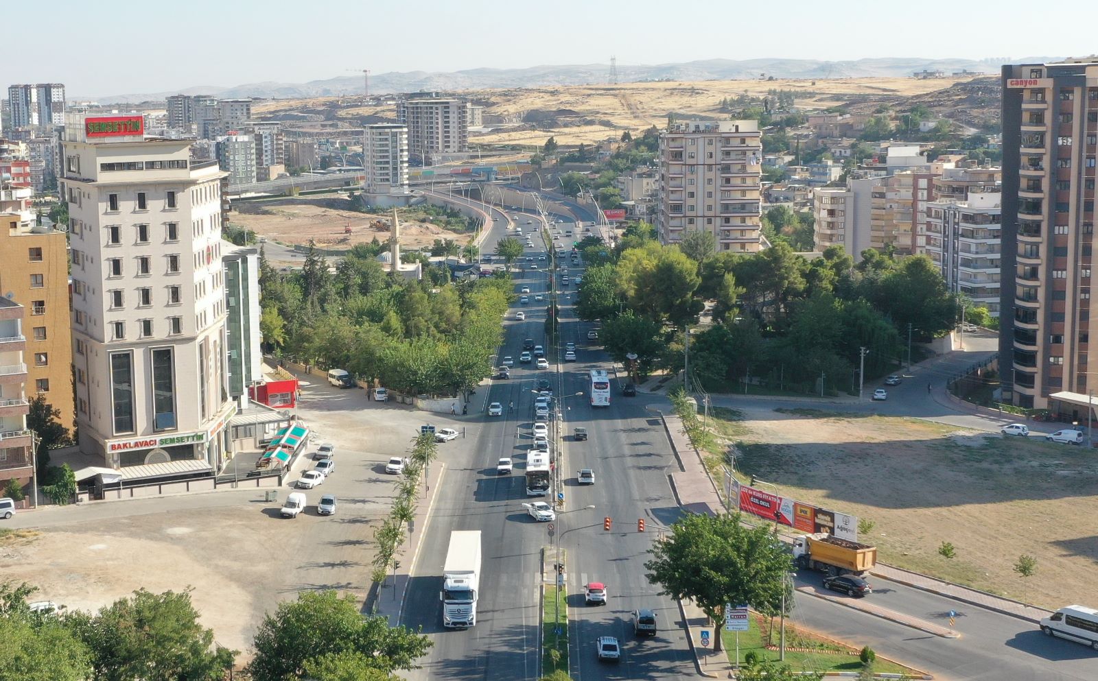 Şanlıurfa'da kavşak projesi için 221 mezarın yeri değişti