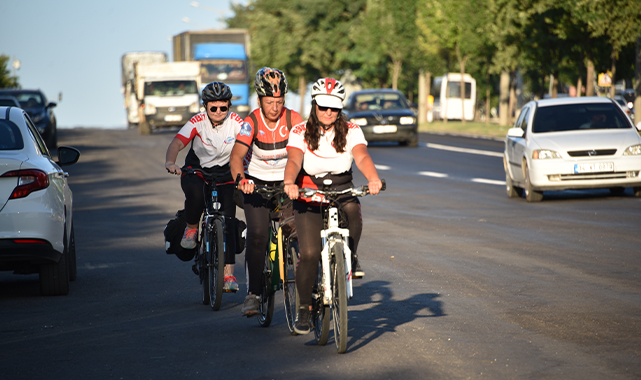 Bisiklet tutkunu kadınlar farkındalık için Güneydoğu turunda