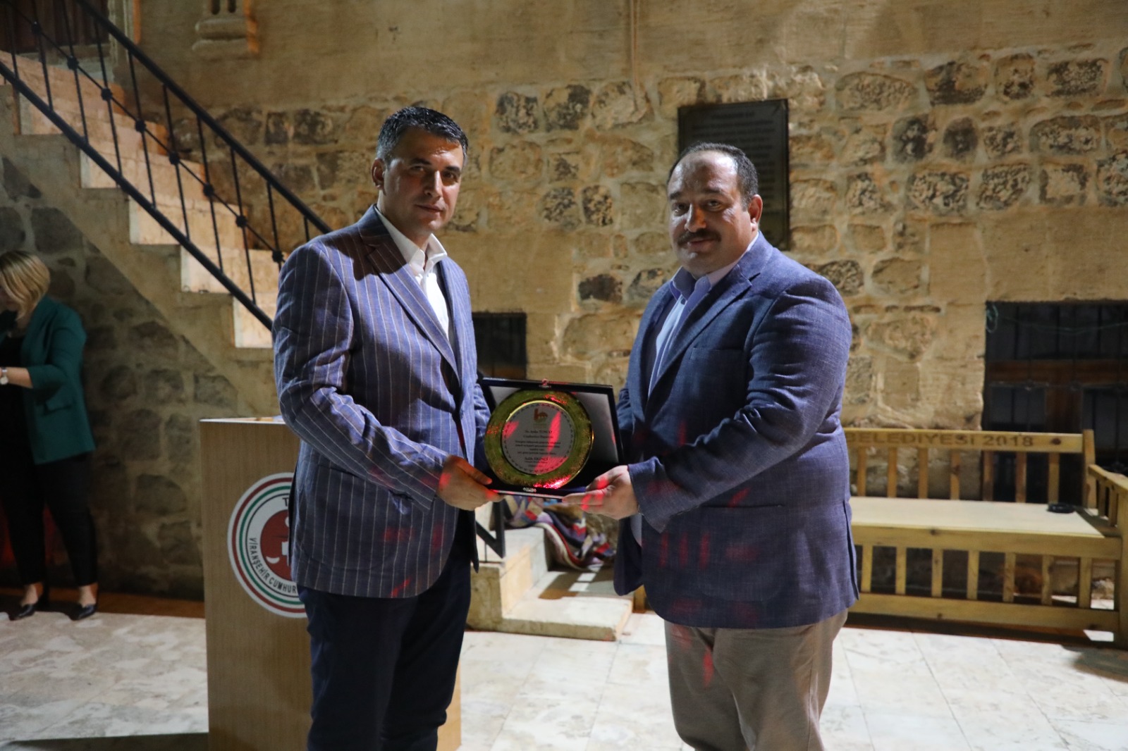 Viranşehir başsavcısına halaylı veda gecesi