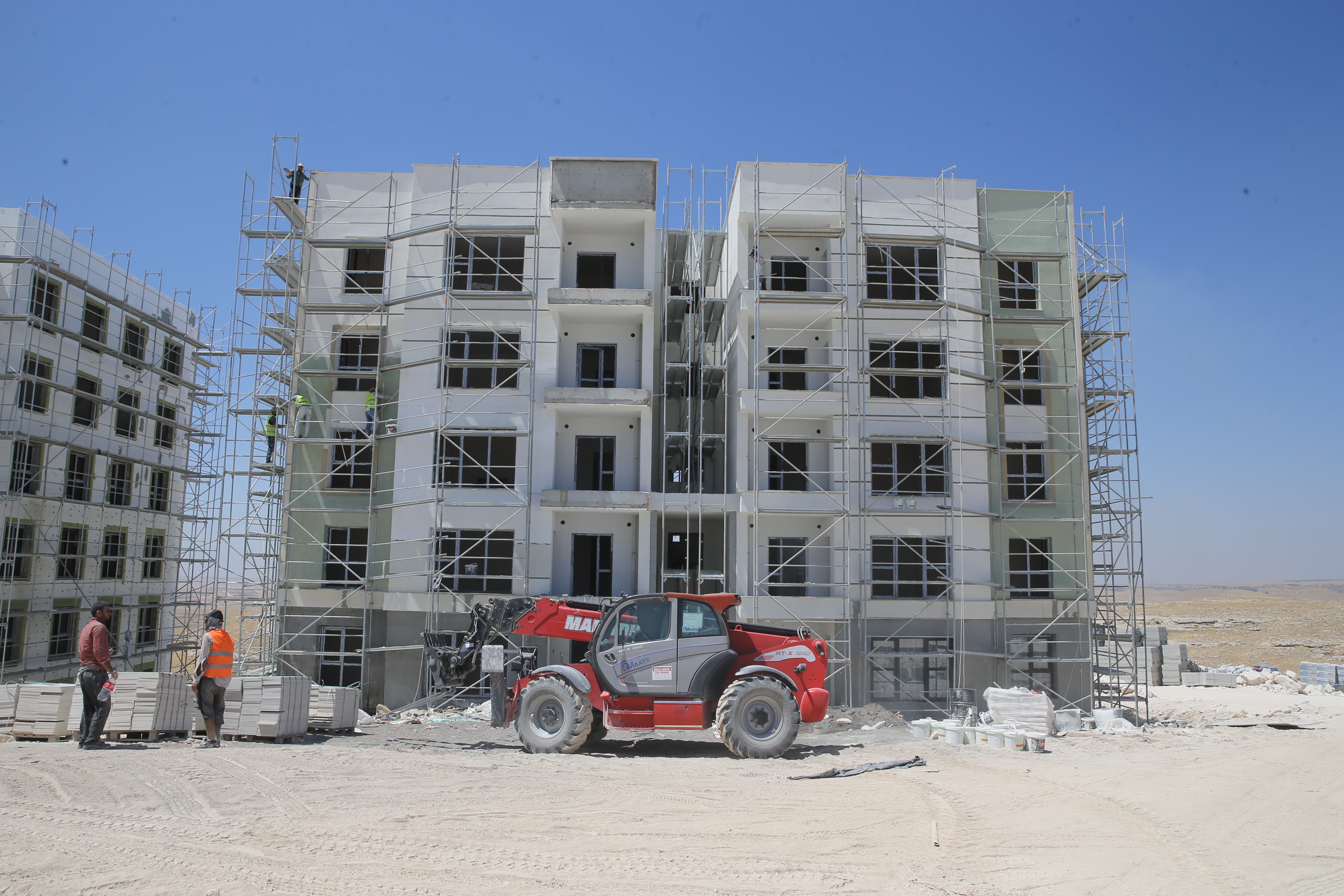 Şanlıurfa'daki deprem konutlarında çalışmalar sürüyor