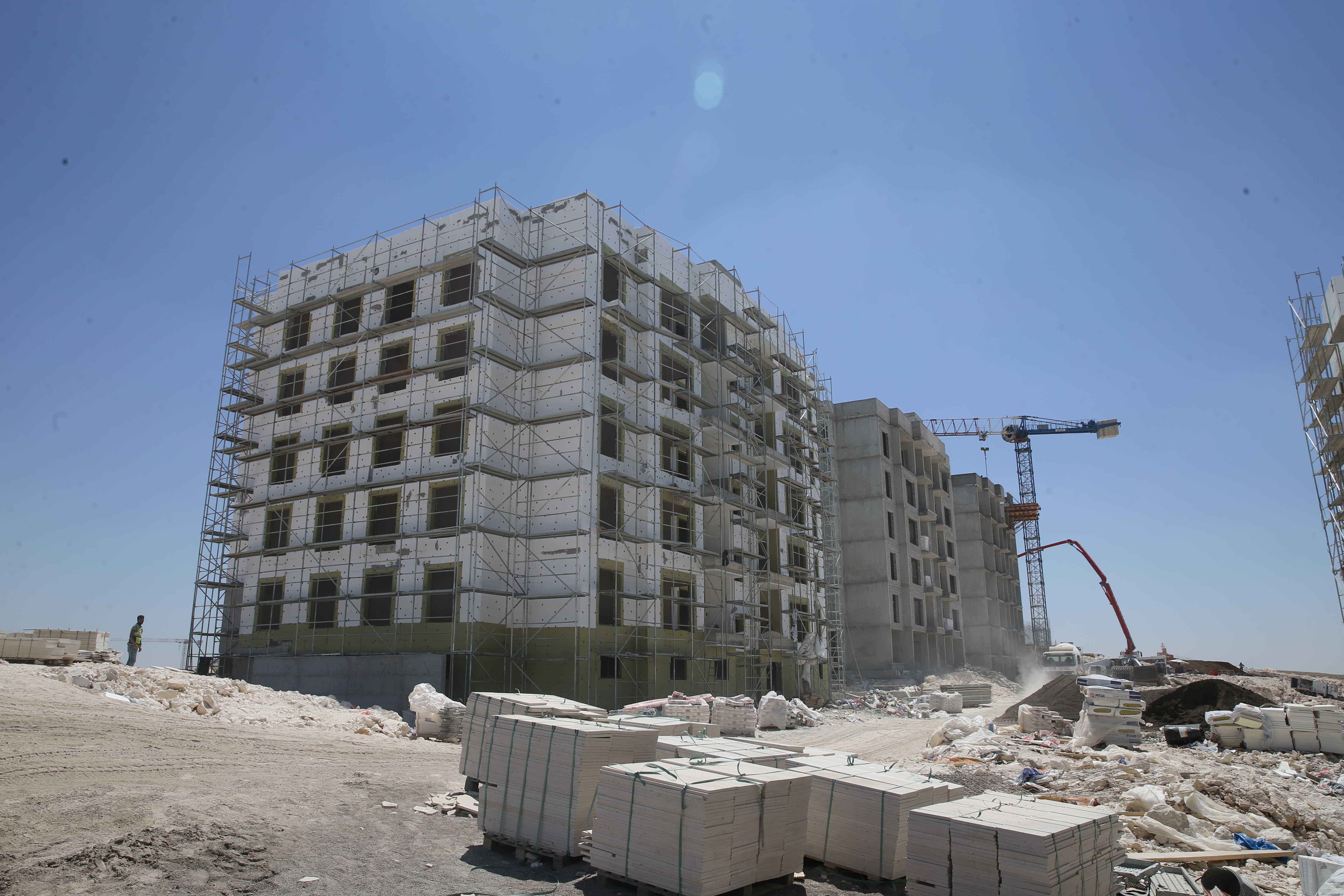 Şanlıurfa'daki deprem konutlarında çalışmalar sürüyor