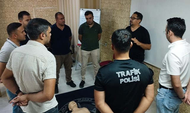 Şanlıurfa'da trafik polislerine ilk yardım eğitimi verildi