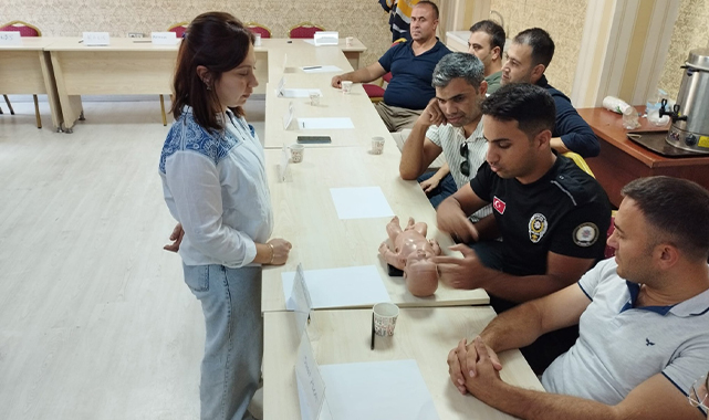 Şanlıurfa'da trafik polislerine ilk yardım eğitimi verildi