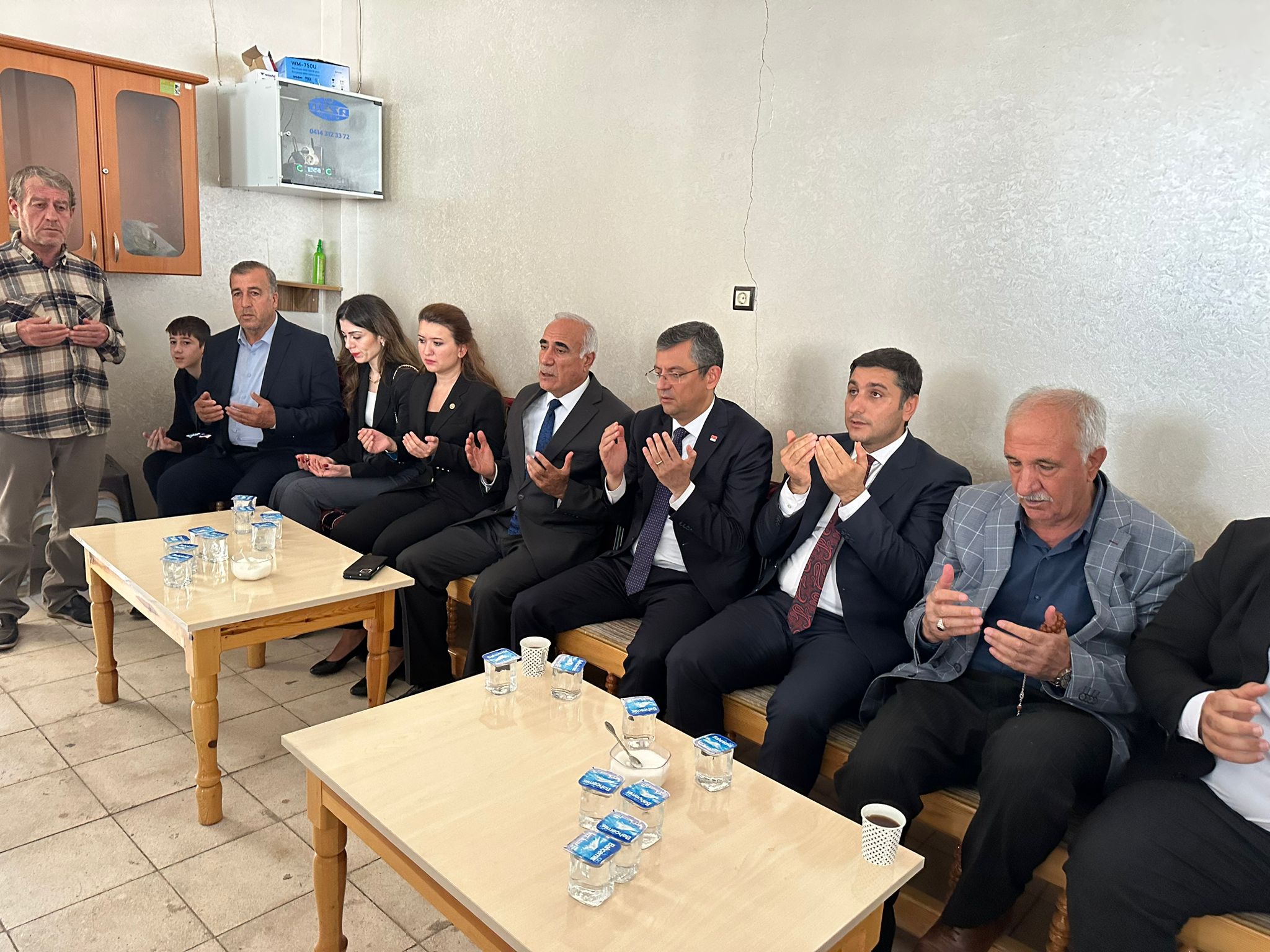 CHP Genel Başkan adayı Özel, Şanlıurfa'da temaslarda bulundu