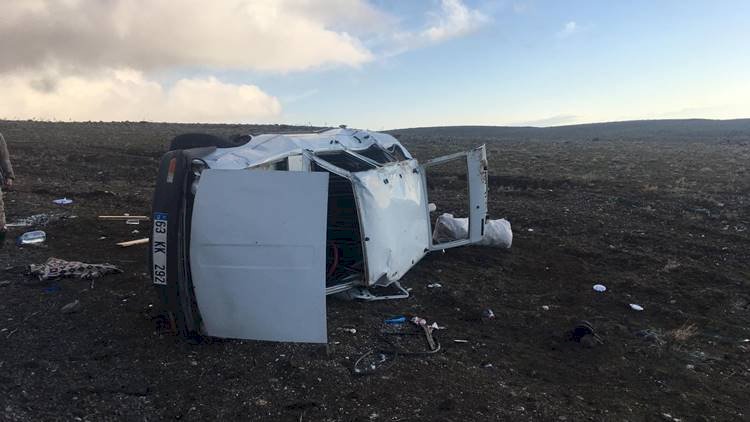 Karacadağ Yolunda Devrilen Otomobildeki 6 Kişi Yaralandı