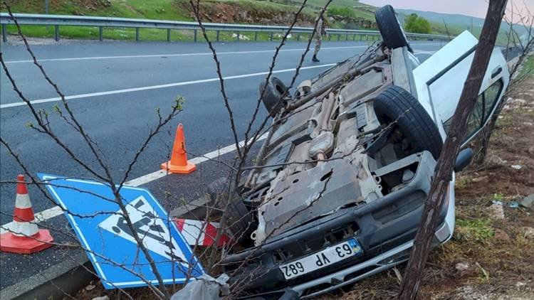 Şanlıurfa Viranşehir Yolunda Otomobil Devrildi 8 Yaralı