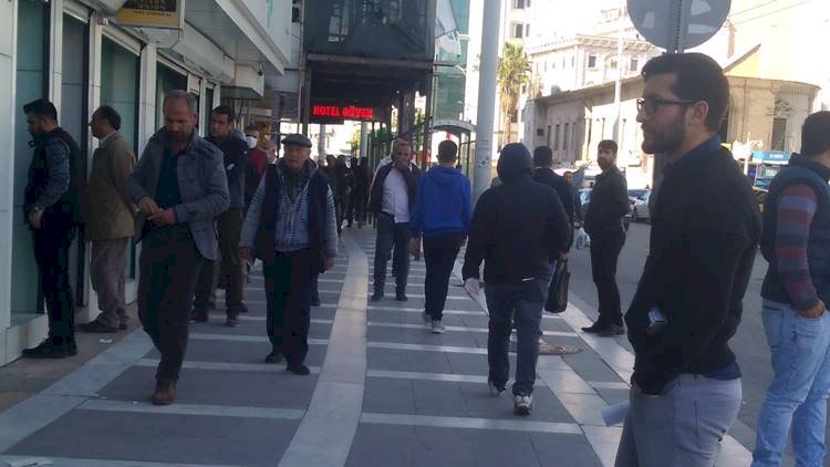 Şanlıurfa'da Sosyal İzolasyon Yok Sokaklar İnsan Dolu