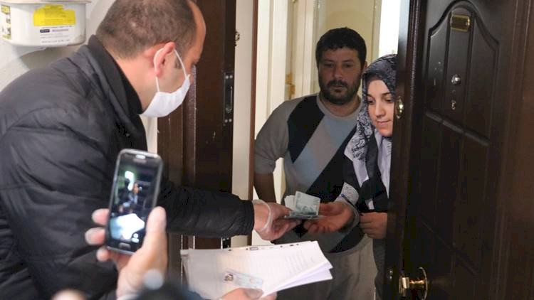 Şanlıurfa'da 1000 TL Yardım Parası Evlere Dağıtılmaya Başladı