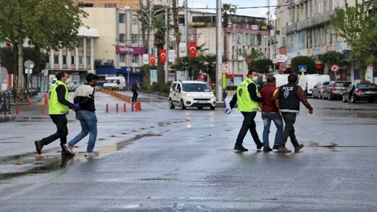 Yaşasın özgürlük diyerek sokağa çıkan Şanlıurfalı 3.150 TL para cezası yedi