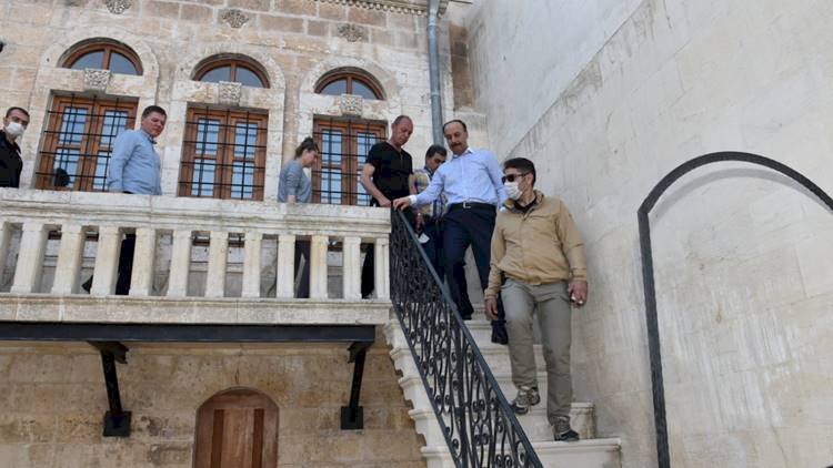 Şanlıurfa Valisi Restorasyonu Yapılan Tarihi Urfa Evlerini İnceledi