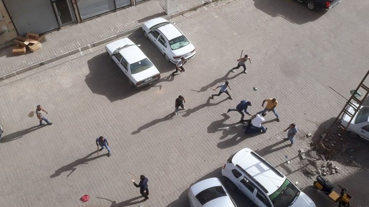 Viranşehir'de Taşlı Sopalı Arazi Kavgasında Kan Aktı