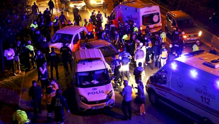Alkollü sürücü polis noktasına daldı çok sayıda polisimiz yaralı