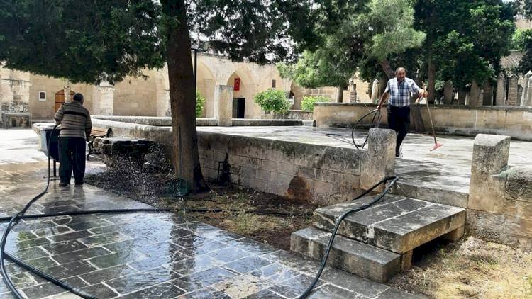 İki Aylık Özlem Sona Erdi Camide İlk Cuma Namazı Yarın Kılınıyor