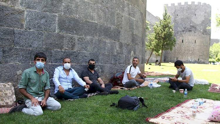 İşçilerin Coronavirüs Test Talebini Reddeden Fabrika Test İsteyen İşçileri Kovdu