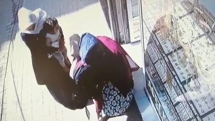 Viranşehir'de Örnek Davranış Bulduğu Altın Kolyeyi Polise Teslim Etti