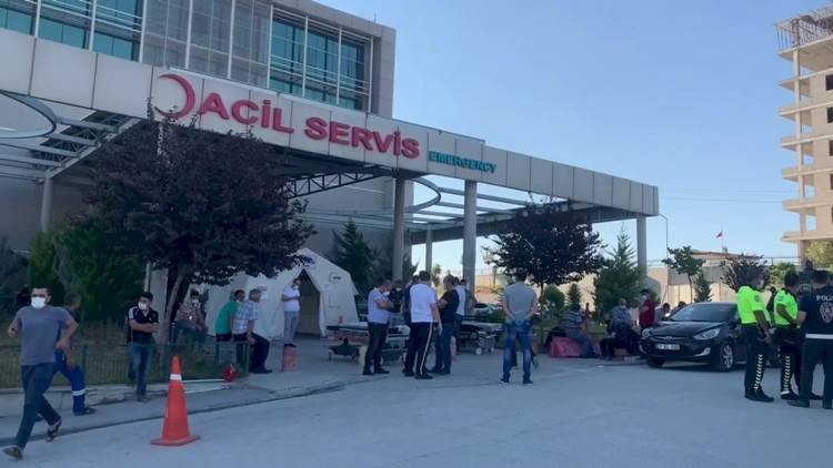 Birecik'te Silahlı Kavgada 2 Kişi Öldü 5 Kişi Yaralandı 21 Kişi Gözaltına Alındı