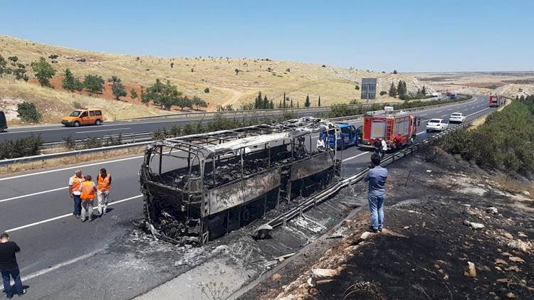 Şanlıurfa'da Yolcu Otobüsünde Yangın Çıktı