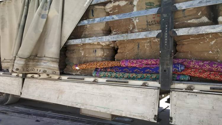 Şanlıurfa'da Gümrük Kaçağı Kumaş Operasyonu