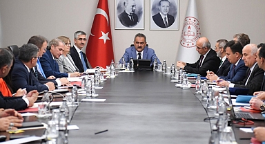Bakan Özer okulların onarım masraflarıyla ilgili konuştu