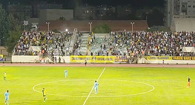 Tarsus İdman Yurdu - Şanlıurfaspor maçında tribünler karıştı