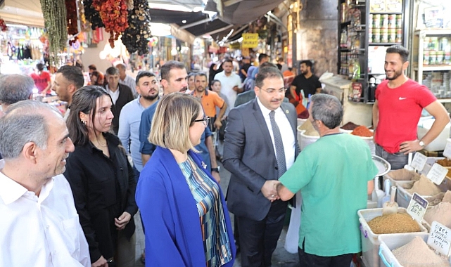 Canpolat çarşı esnafını ziyaret etti