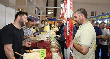 Şanlıurfa'da gıda ve yöresel ürünler fuarına yoğun ilgi