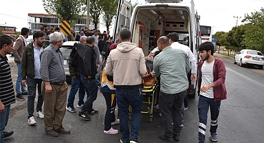 Şanlıurfa'da iki otomobil çarpıştı