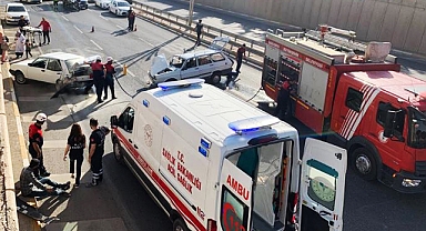 Şanlıurfa'da otomobiller çarpıştı: Yaralılar var