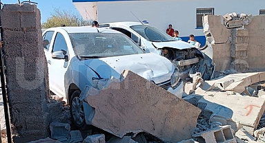 Şanlıurfa'da polisten kaçan şüpheli araç duvara çarptı