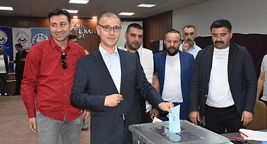 Siverek'teki seçimi dördüncü kez Bucak kazandı