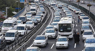 Ekim ayında trafiğe kaç araç kaydı yapıldı?