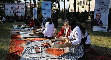 Şanlıurfa'da biberden yapılan 63 farklı yemek ve tatlı tanıtıldı