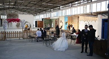 Şanlıurfa'da eski hangar fotoğraf platosuna dönüştürüldü