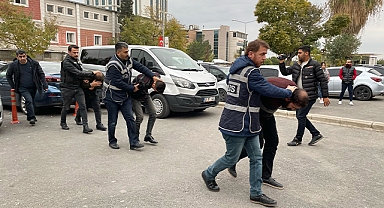 Şanlıurfa'da polislere ateş açan şahıslar adliyeye sevk edildi