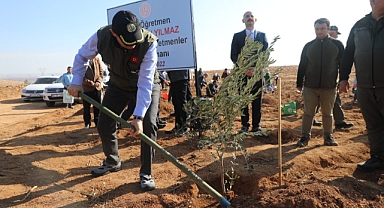 Şanlıurfa'da şehit 192 öğretmen anısına fidan dikildi