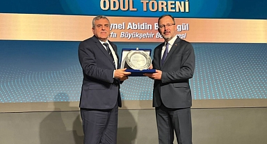 Beyazgül ödül aldı