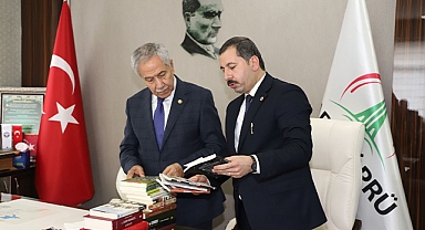 Bülent Arınç'tan Karaköprü Belediyesine ziyaret
