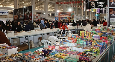 Şanlıurfa'da kitap fuarını kaç kişi ziyaret etti?