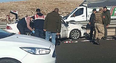 Şanlıurfa'da otomobile silahlı saldırı: Ölü ve yaralılar var