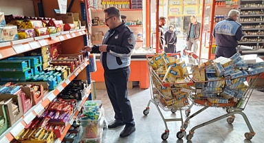 Şanlıurfa'da tarihi geçmiş mama satan markete ceza