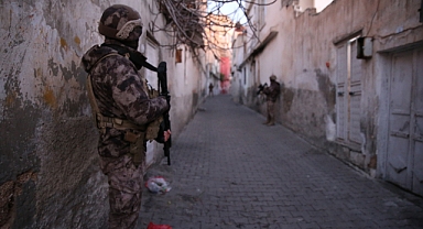 Şanlıurfa'da şafak operasyonu: 60 gözaltı