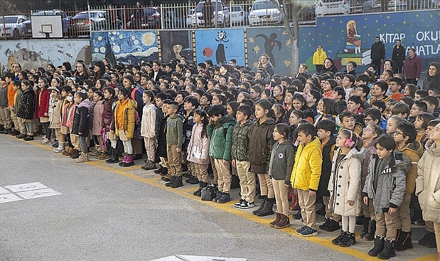 71 ilde öğrenciler ders başı yaptı