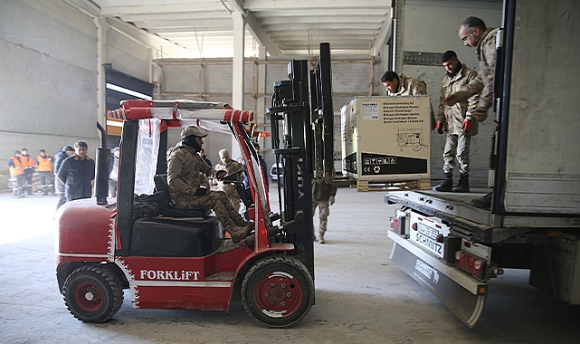 Azerbaycan&#039;dan gönderilen 40 jeneratör Şanlıurfa&#039;ya ulaştı