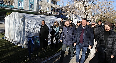 Babacan Şanlıurfa'da depremzedeleri ziyaret etti