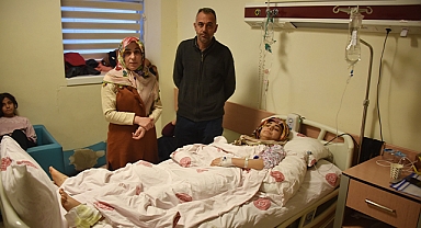 Çocuklarını enkazdan çıkaran baba: Işığı görünce umut oldu
