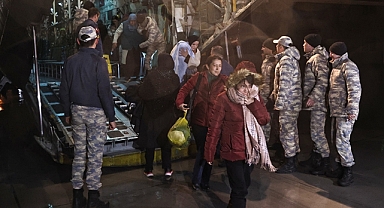 Deprem bölgesinden binlerce kişi tahliye edildi