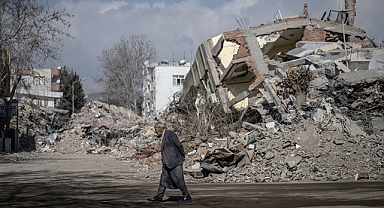 Depremde can kaybı 44 bin 374'e yükseldi