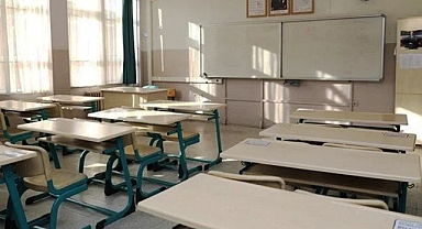 Depremden etkilenen bir ilde okulların açılacağı tarih ertelendi