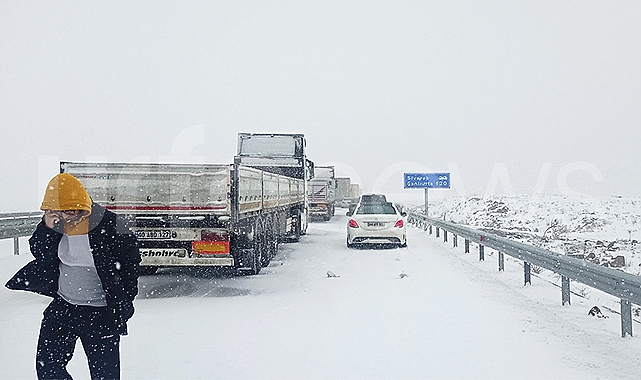 Şanlıurfa - Diyarbakır yolu yoğun kar nedeniyle kapandı