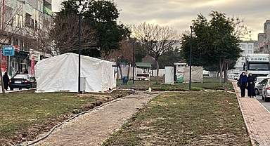 Şanlıurfa'da depremzedeler kendi imkanlarıyla çadır kurdu